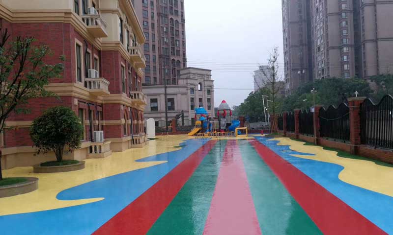 细分幼儿园塑胶地面市场，找寻更多机会