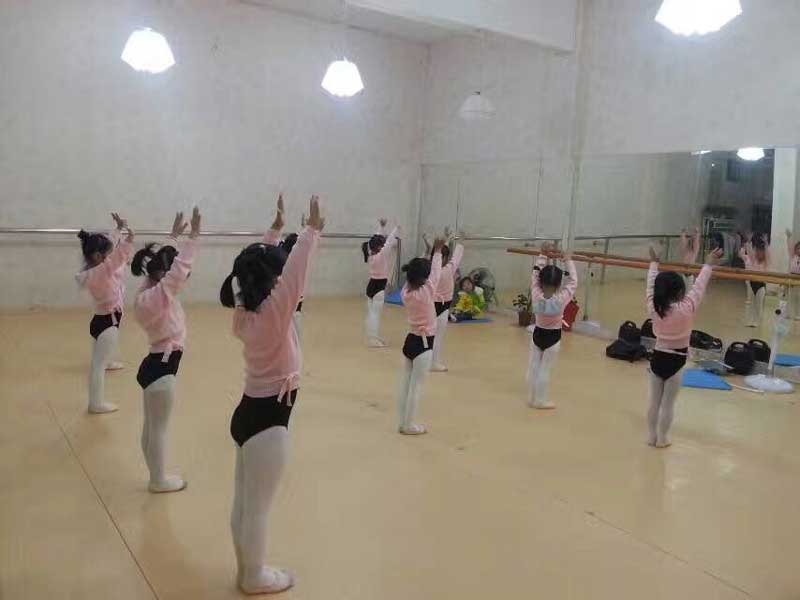 湖北潜江雅韵舞社舞蹈室免费P站视频