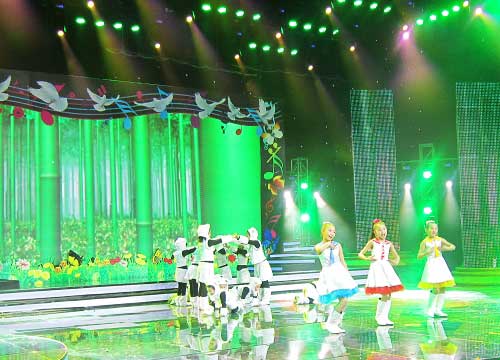 北京2013年央视少儿春晚舞台免费P站视频 北京2013年央视少儿春晚舞台免费P站视频